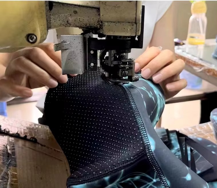 swimming diving gloves