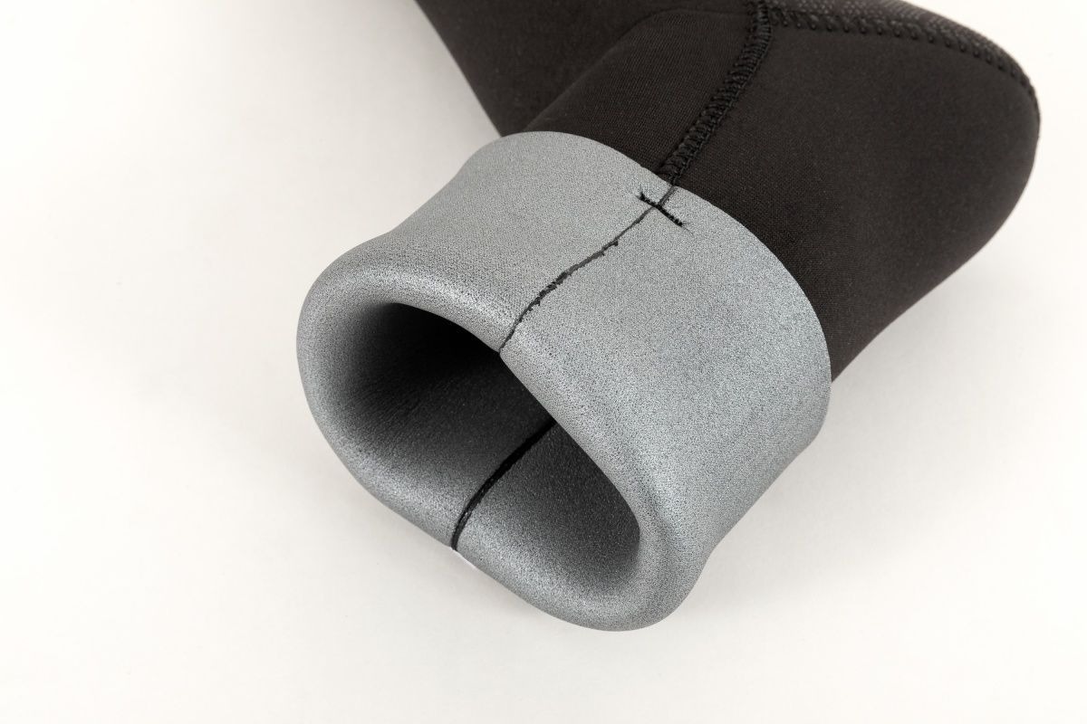warm neoprene diving socks
